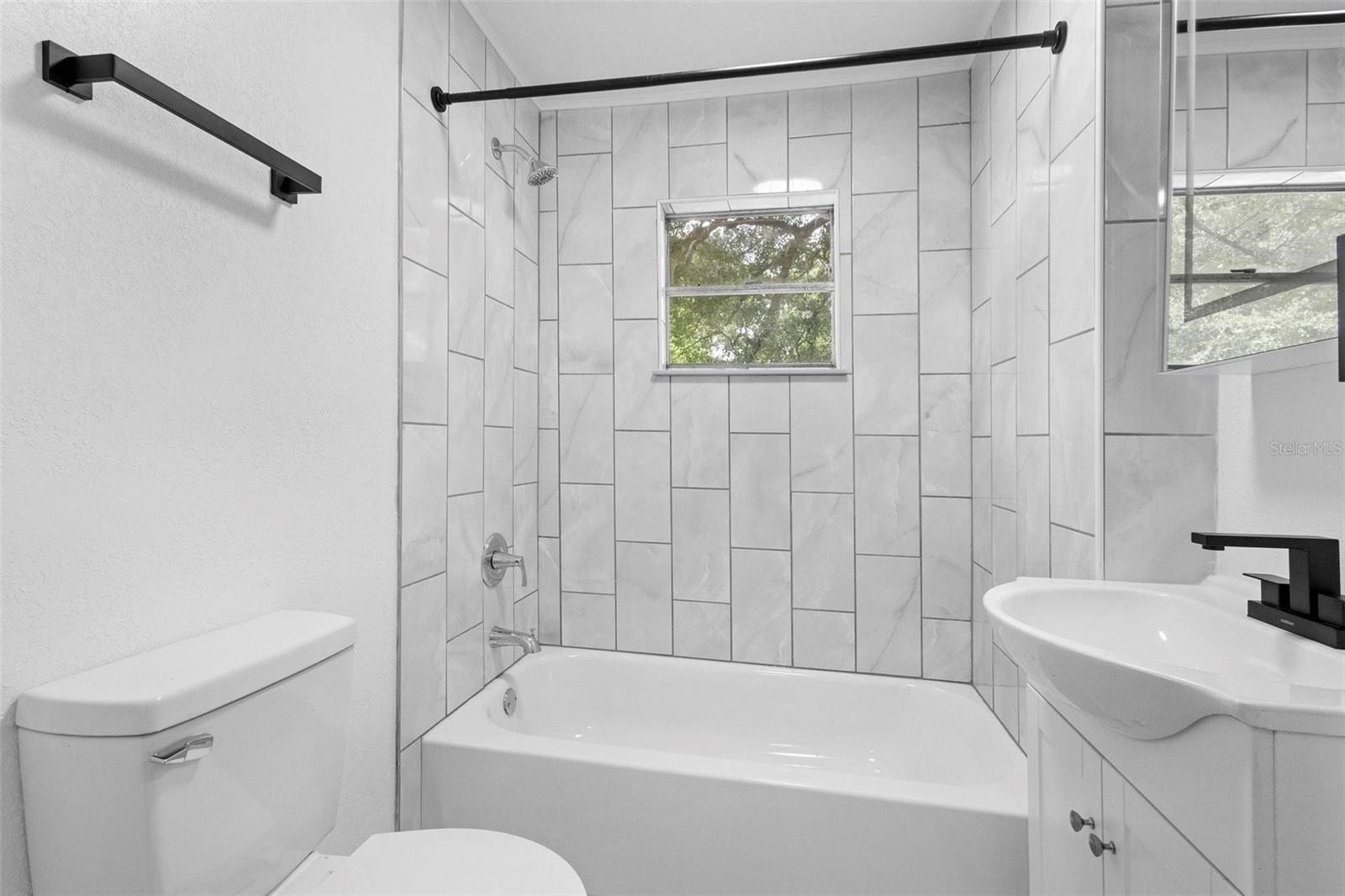 409 W BERESFORD AVE, DELAND, FL, 32720