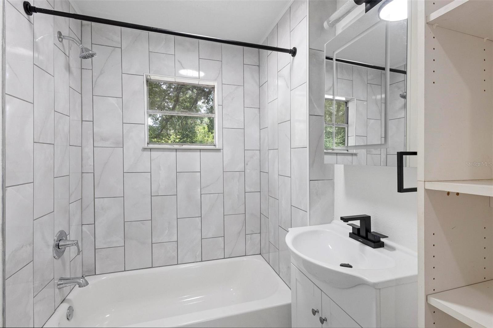 409 W BERESFORD AVE, DELAND, FL, 32720