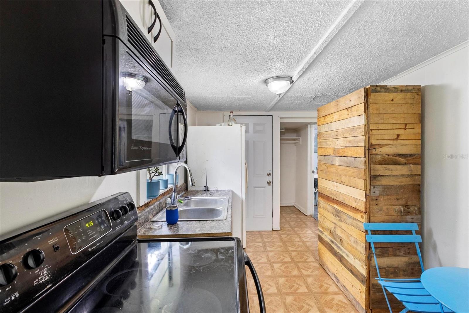 409 W BERESFORD AVE, DELAND, FL, 32720