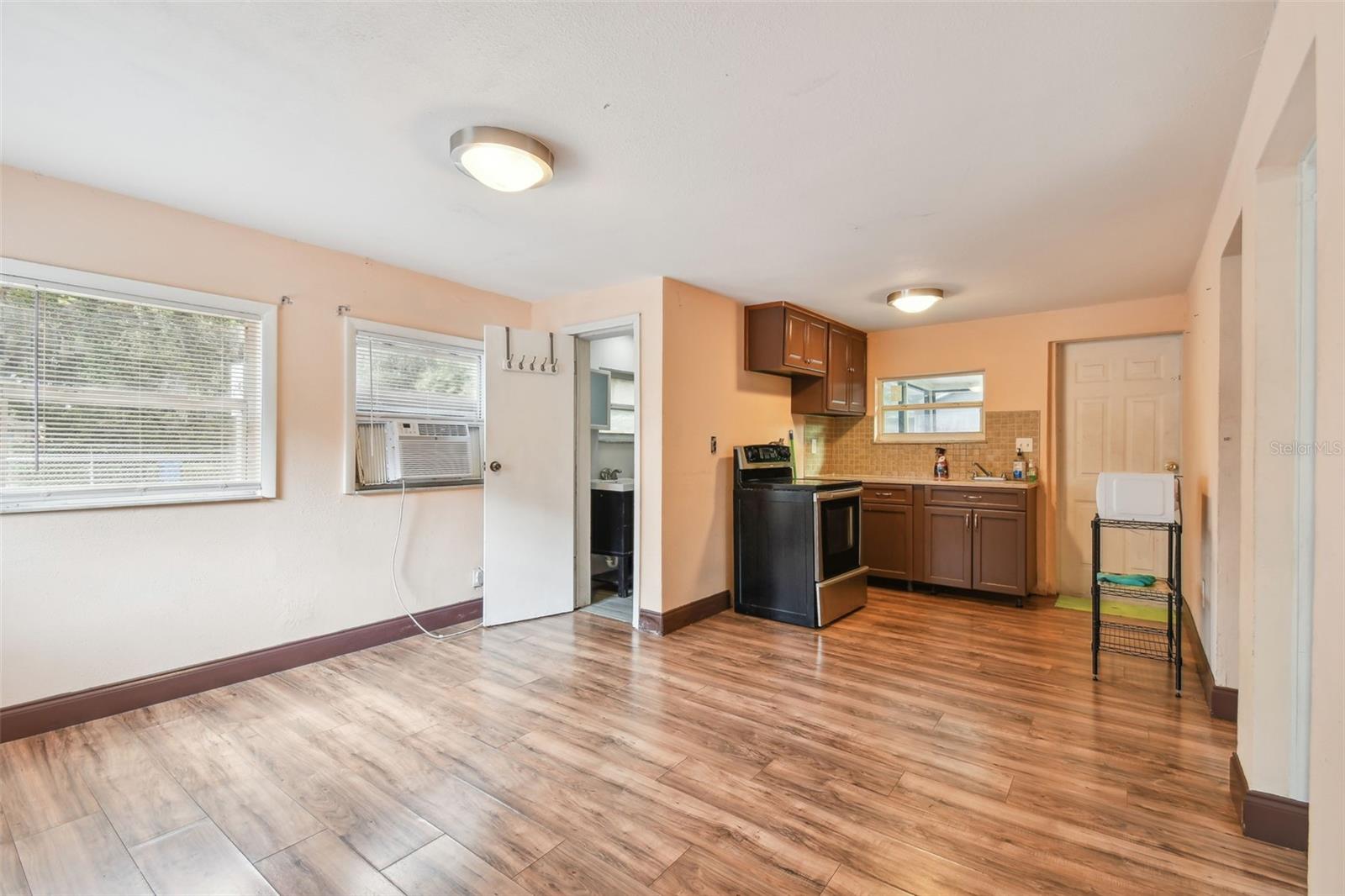 3209 ORIENT RD, TAMPA, FL, 33619