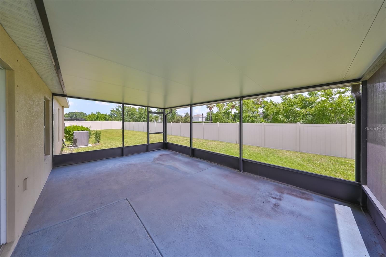 16903 PEACEFUL VALLEY DR, WIMAUMA, FL, 33598