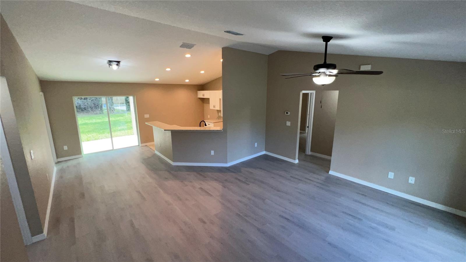 24 SEQUOIA DRIVE LN, OCKLAWAHA, FL, 32179