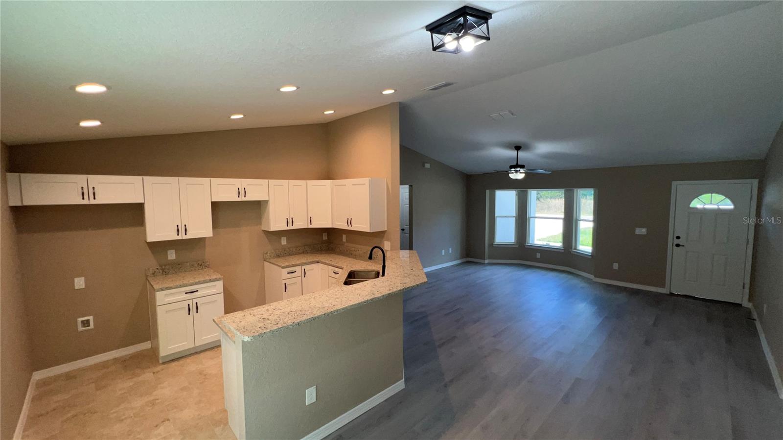 24 SEQUOIA DRIVE LN, OCKLAWAHA, FL, 32179