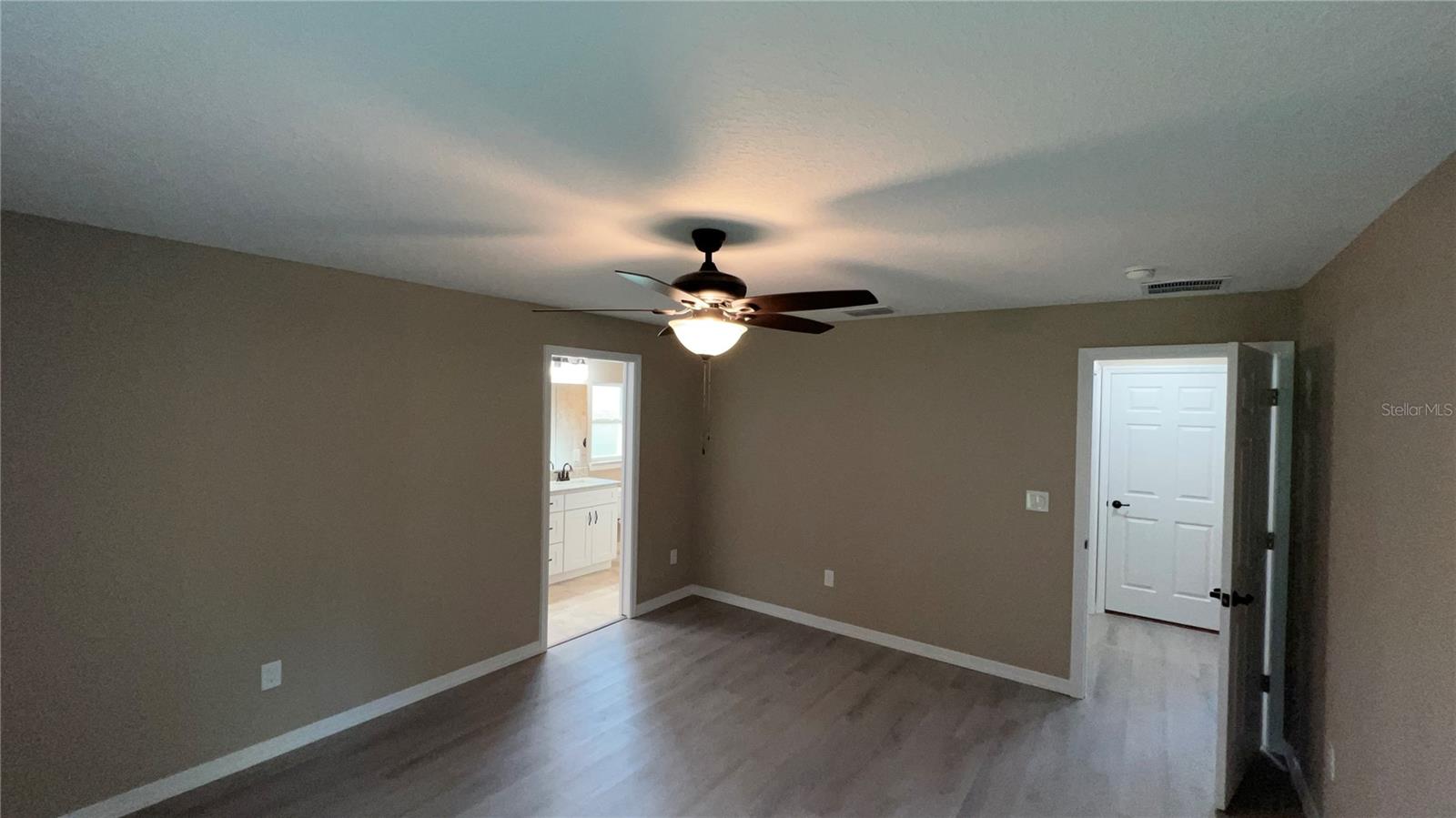 24 SEQUOIA DRIVE LN, OCKLAWAHA, FL, 32179