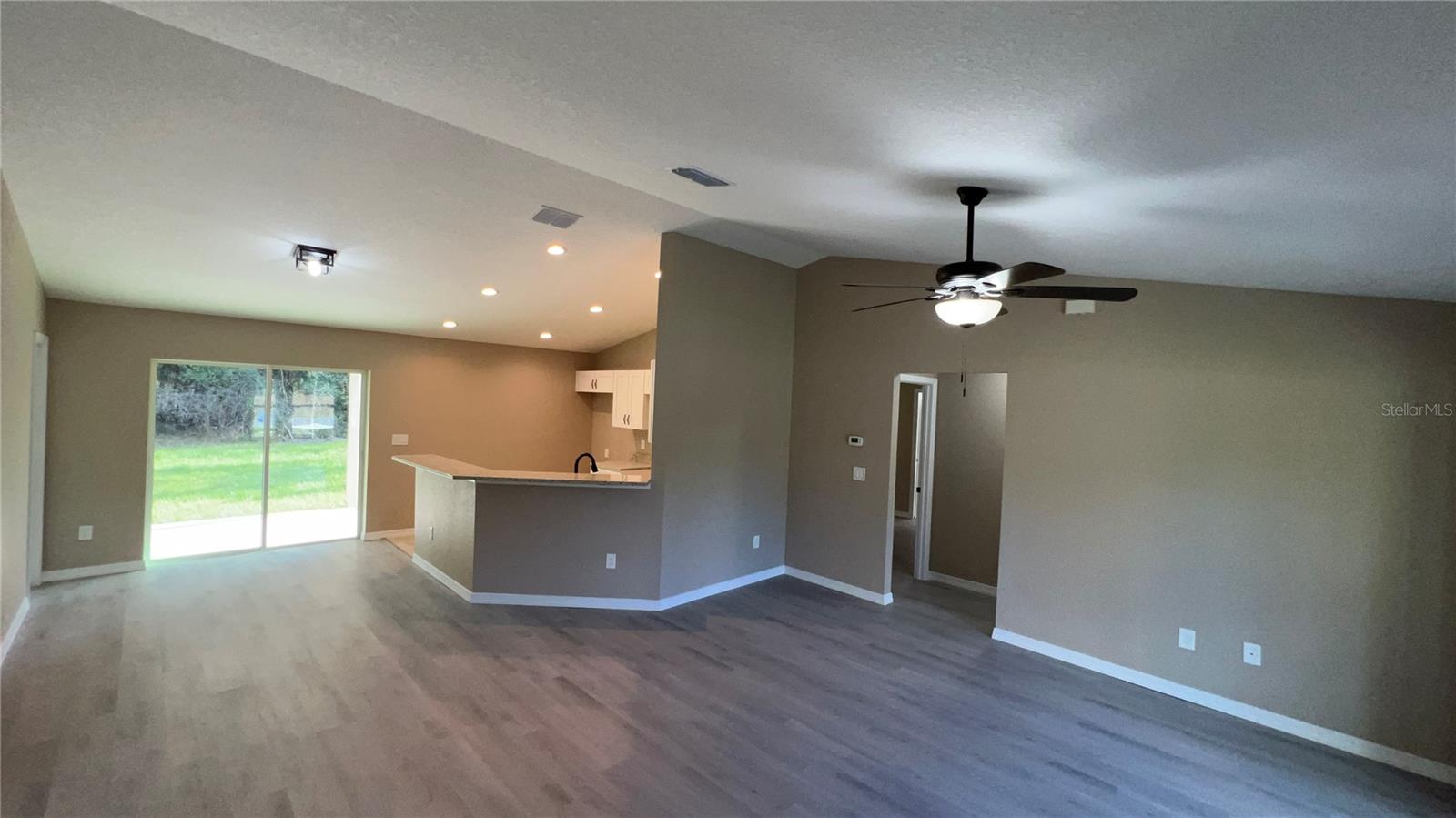 24 SEQUOIA DRIVE LN, OCKLAWAHA, FL, 32179