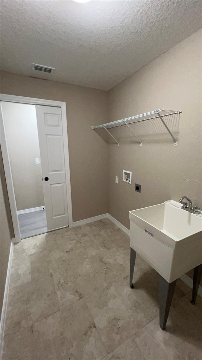 24 SEQUOIA DRIVE LN, OCKLAWAHA, FL, 32179