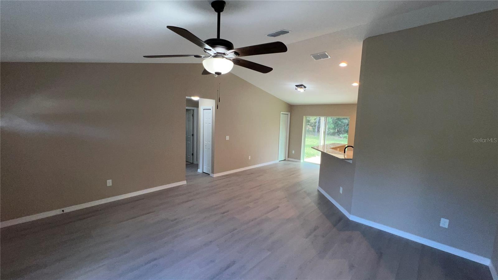 24 SEQUOIA DRIVE LN, OCKLAWAHA, FL, 32179