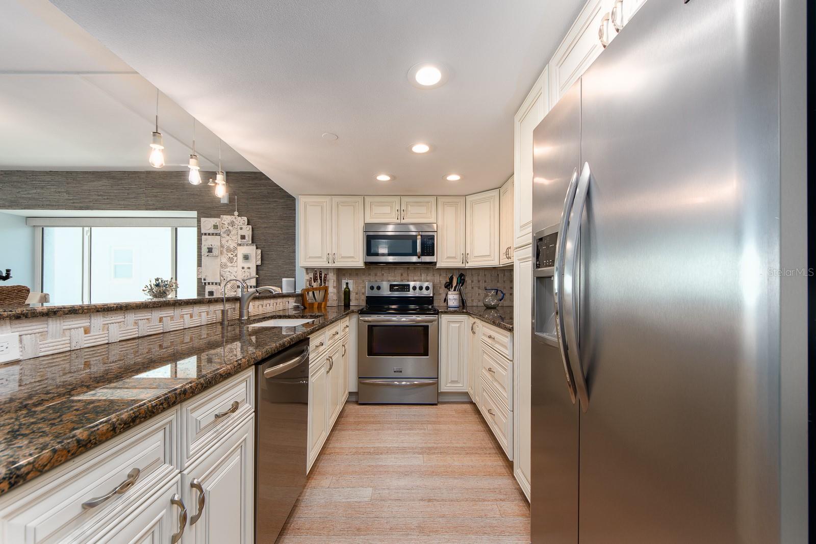 19106 GULF BLVD #102, INDIAN SHORES, FL, 33785