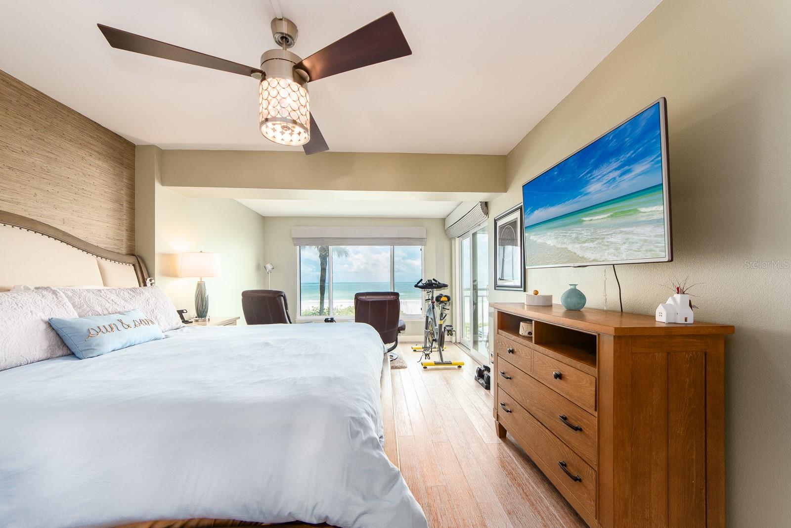 19106 GULF BLVD #102, INDIAN SHORES, FL, 33785