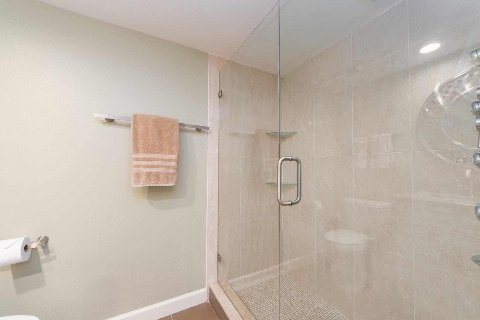 19106 GULF BLVD #102, INDIAN SHORES, FL, 33785