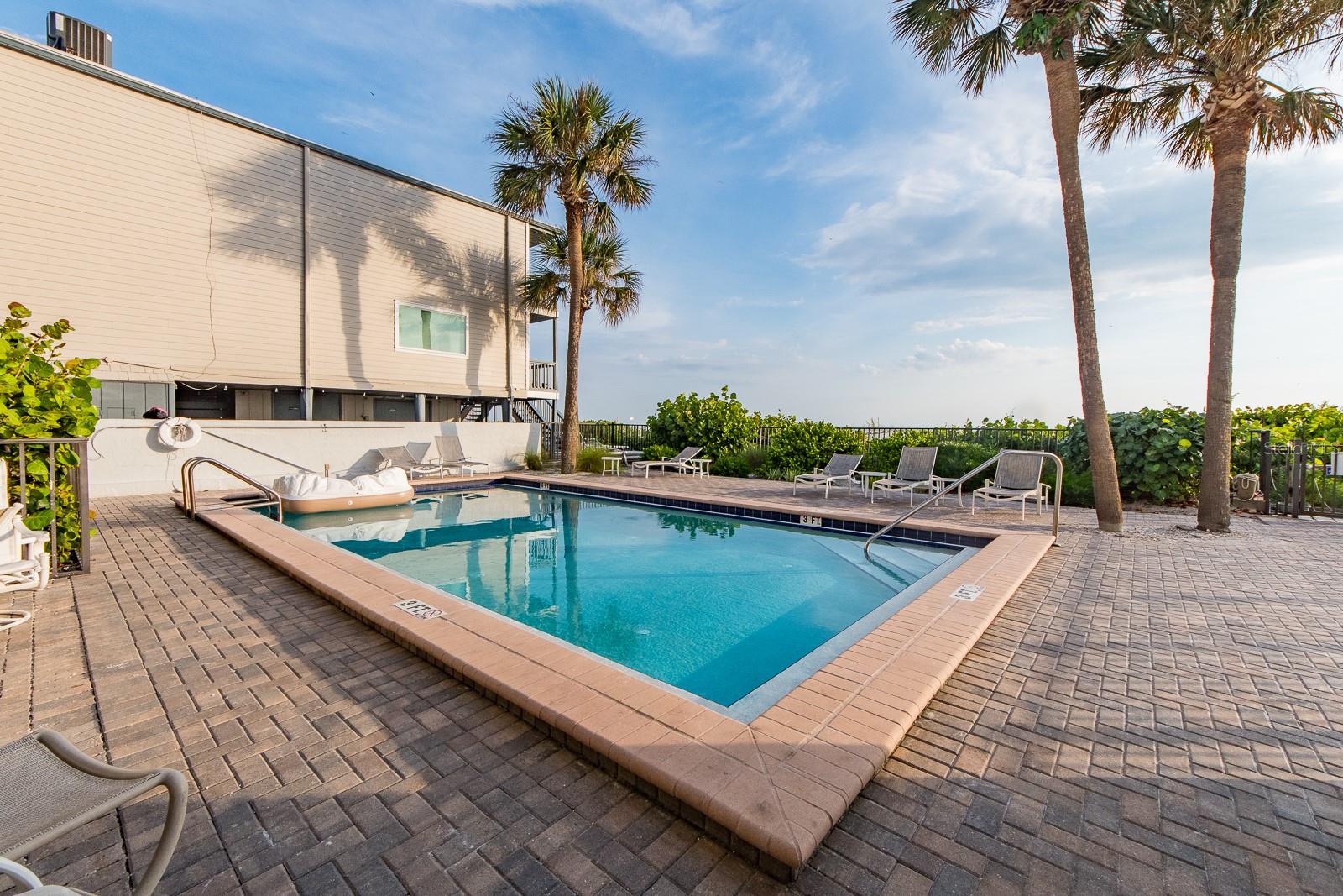 19106 GULF BLVD #102, INDIAN SHORES, FL, 33785