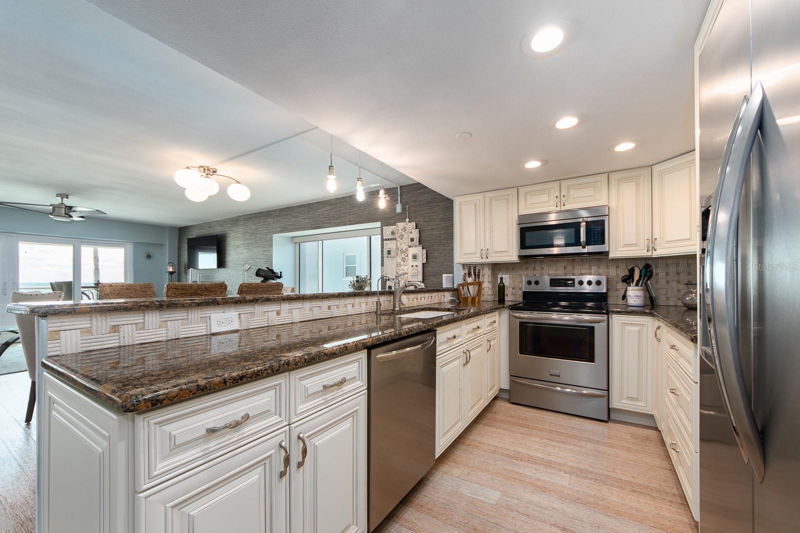 19106 GULF BLVD #102, INDIAN SHORES, FL, 33785