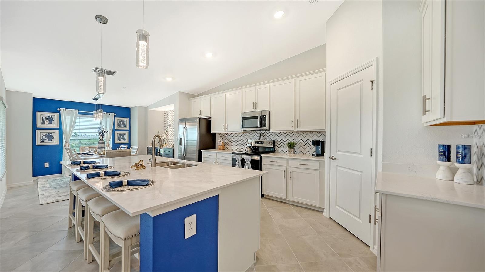 12550 GALAPAGOS CT #205, VENICE, FL, 34293