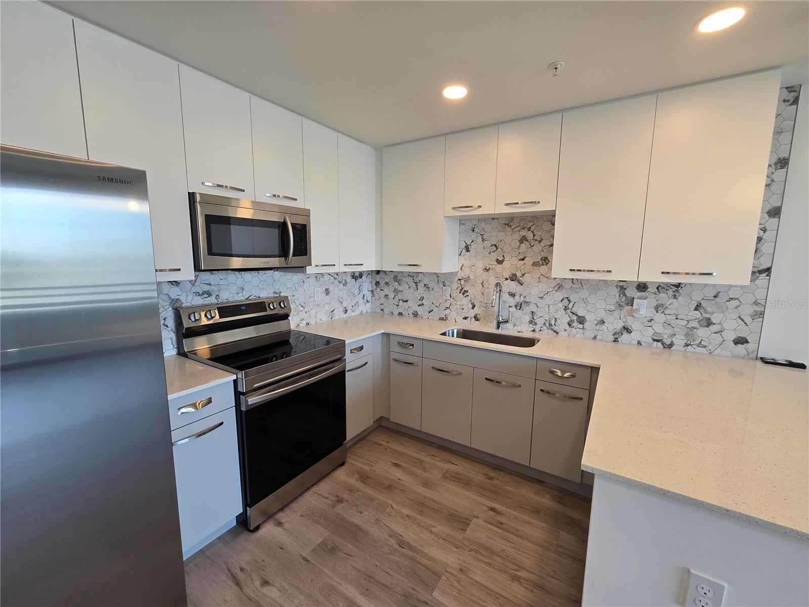 1703 N TAMIAMI TRL #504, SARASOTA, FL, 34234
