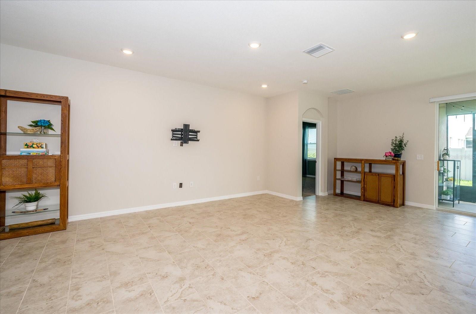 32625 KOBUK VALLEY AVE, WESLEY CHAPEL, FL, 33543