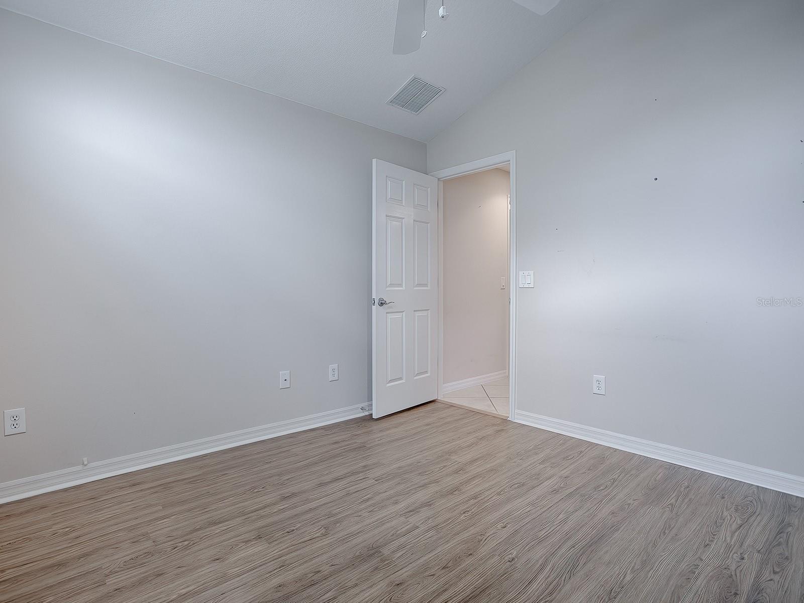2410 LITTLE MOUNTAIN LOOP, THE VILLAGES, FL, 32162