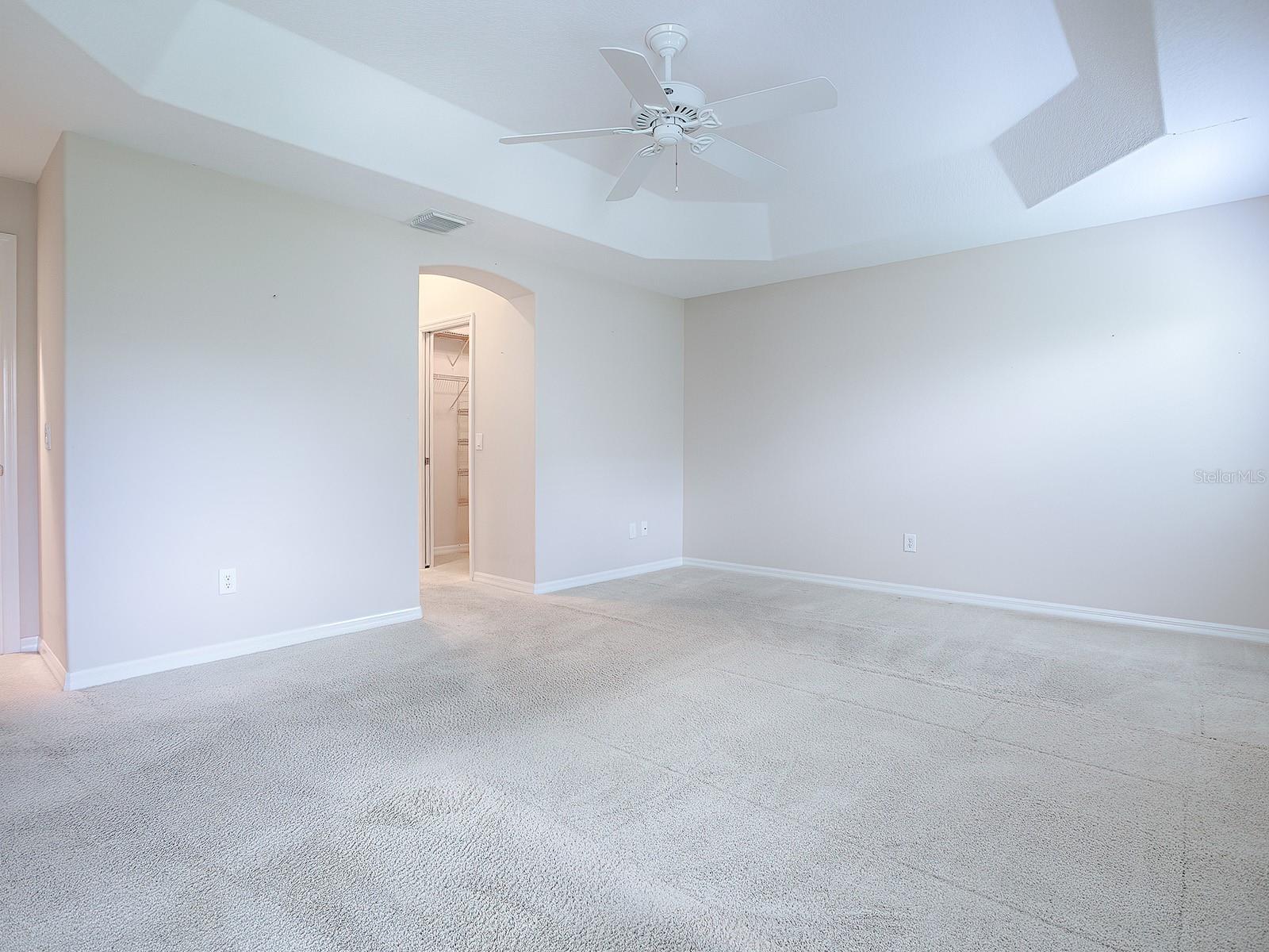 2410 LITTLE MOUNTAIN LOOP, THE VILLAGES, FL, 32162