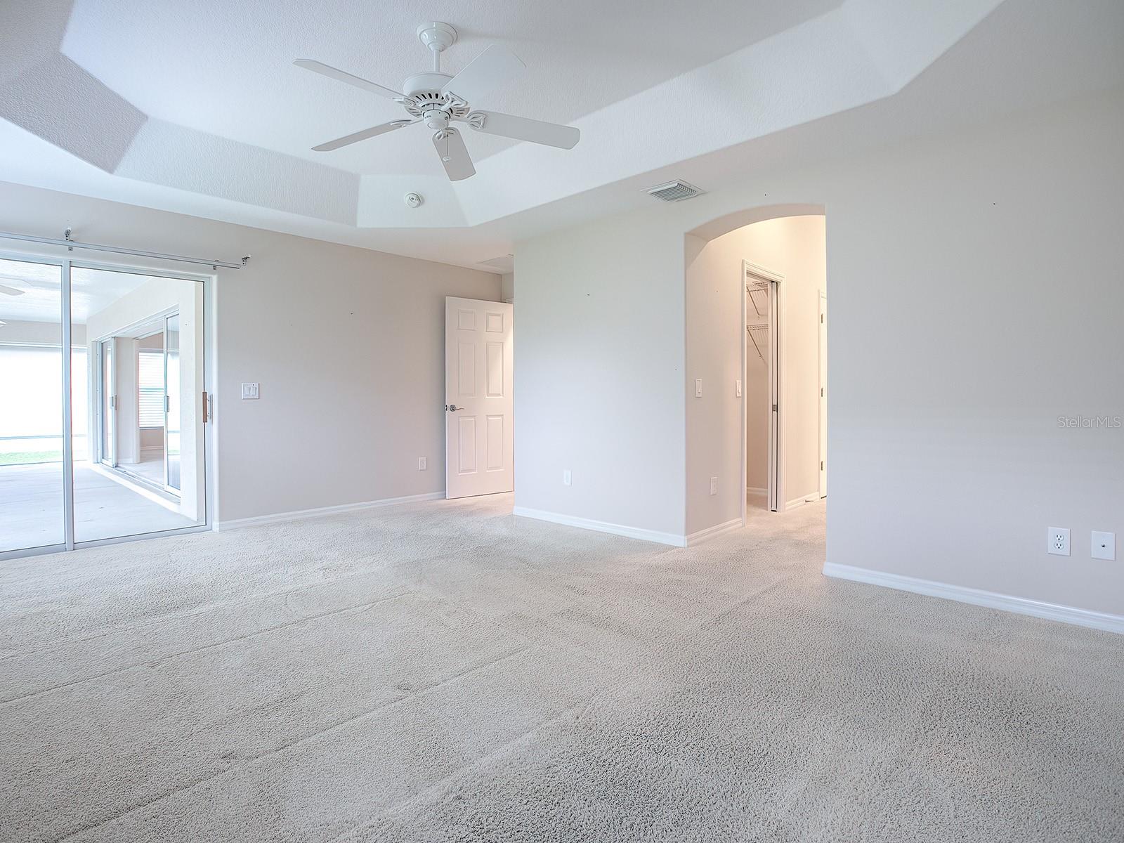 2410 LITTLE MOUNTAIN LOOP, THE VILLAGES, FL, 32162