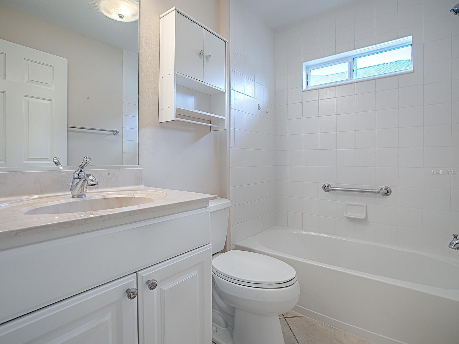 2410 LITTLE MOUNTAIN LOOP, THE VILLAGES, FL, 32162