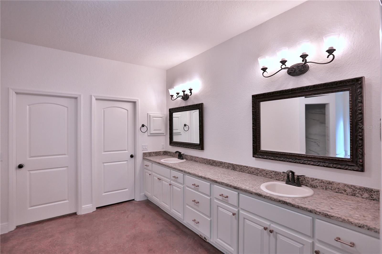 5894 NE 43RD LANE RD, SILVER SPRINGS, FL, 34488