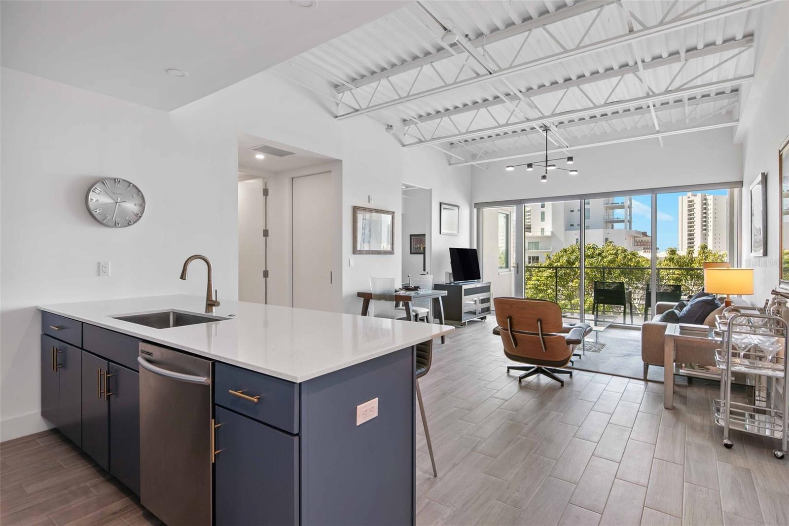 332 COCOANUT AVE #511, SARASOTA, FL, 34236