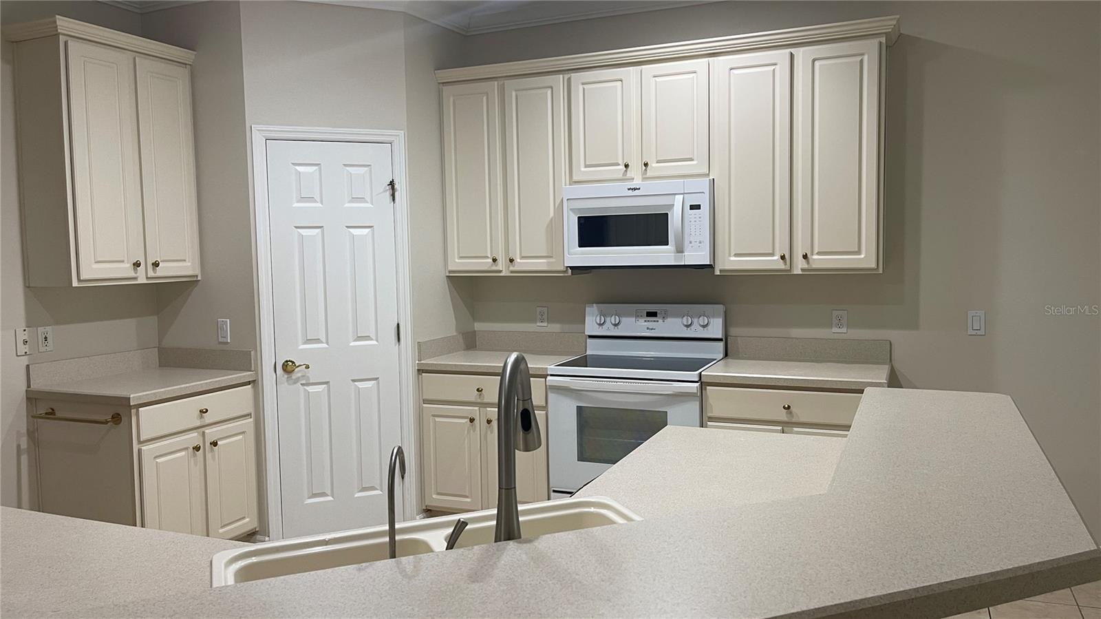 681 CORONADO DR, KISSIMMEE, FL, 34759