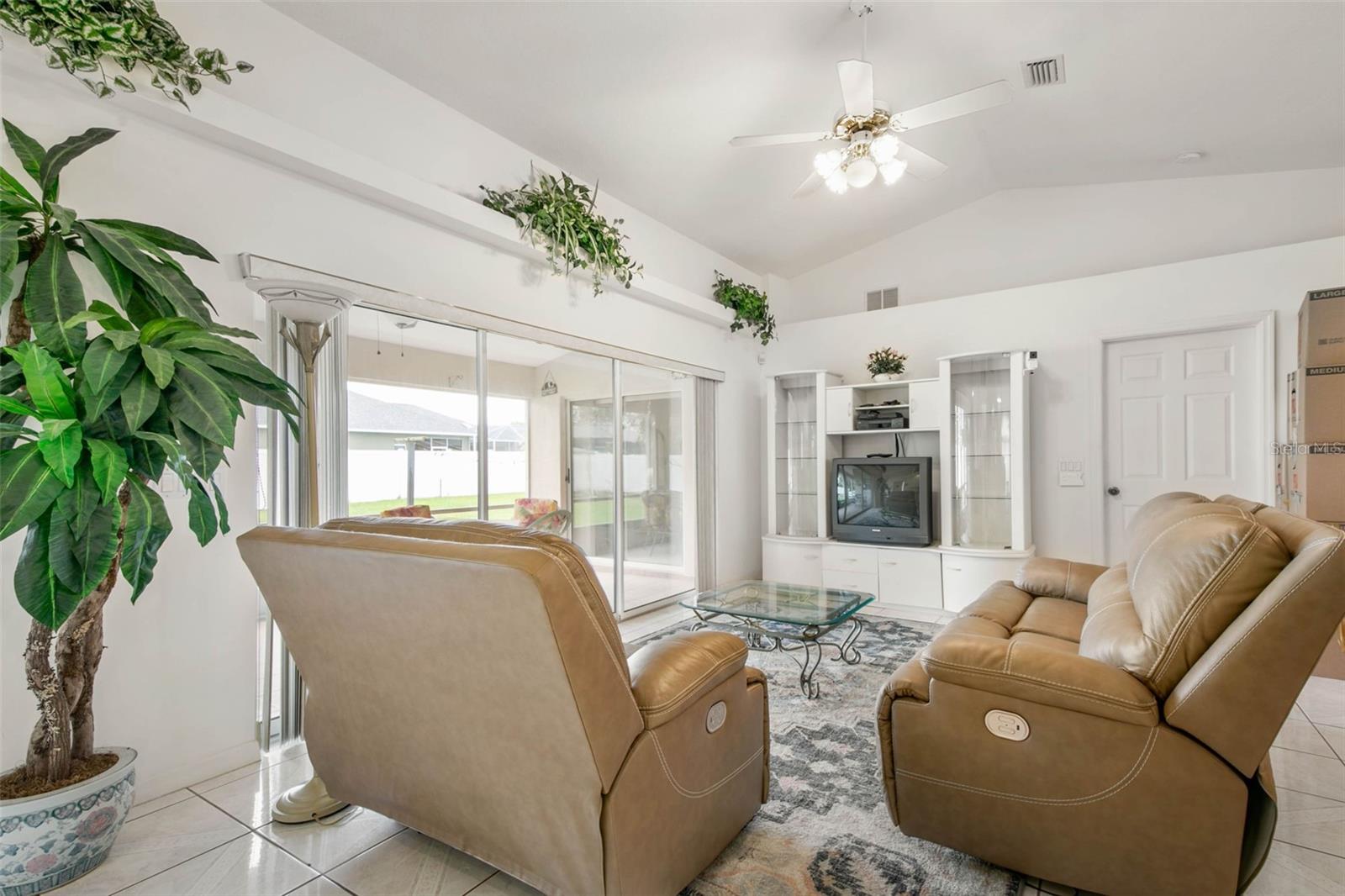 28 FAIRHILL LN, PALM COAST, FL, 32137