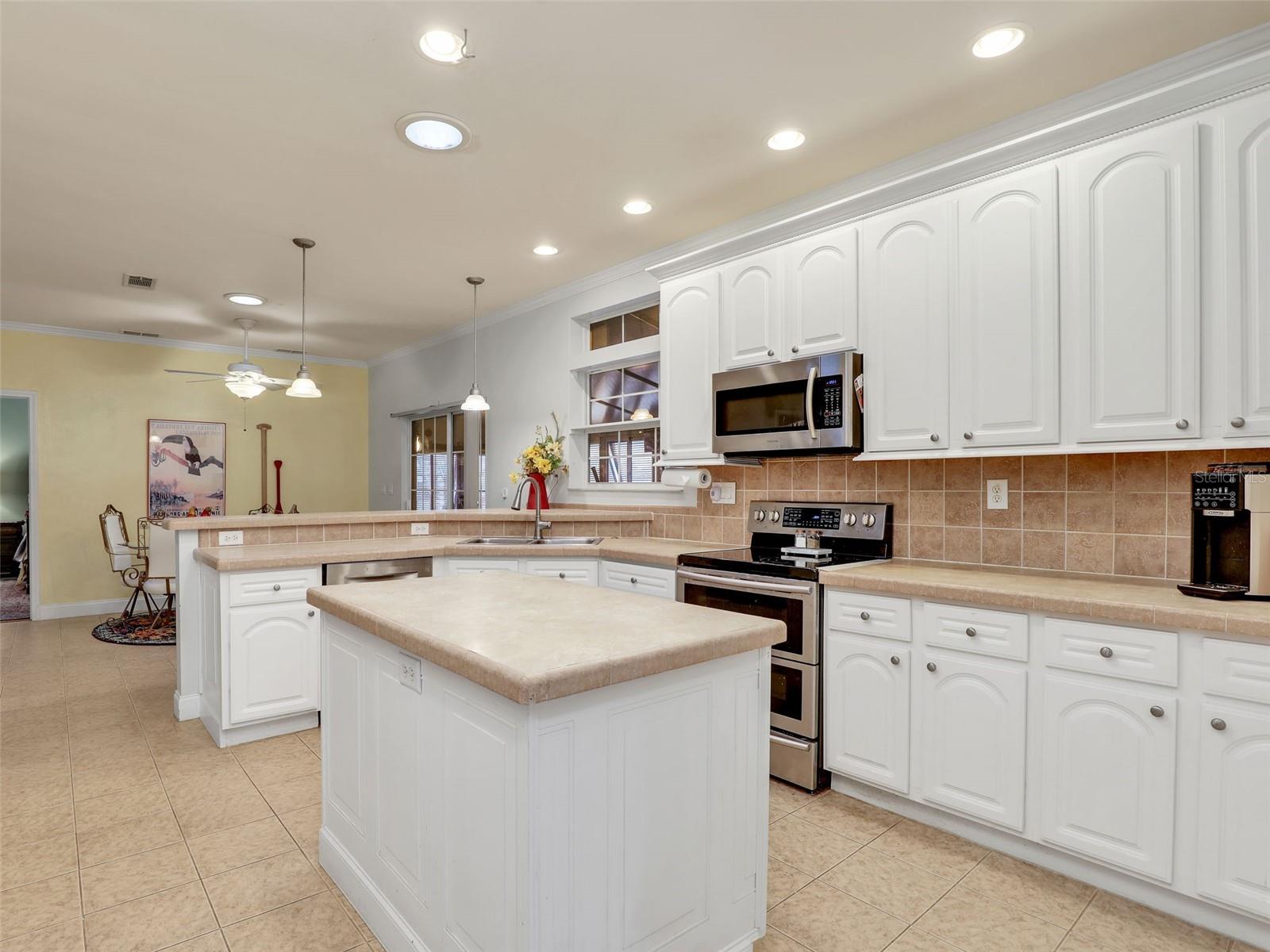 8632 LAKE FRONT CT, PUNTA GORDA, FL, 33950