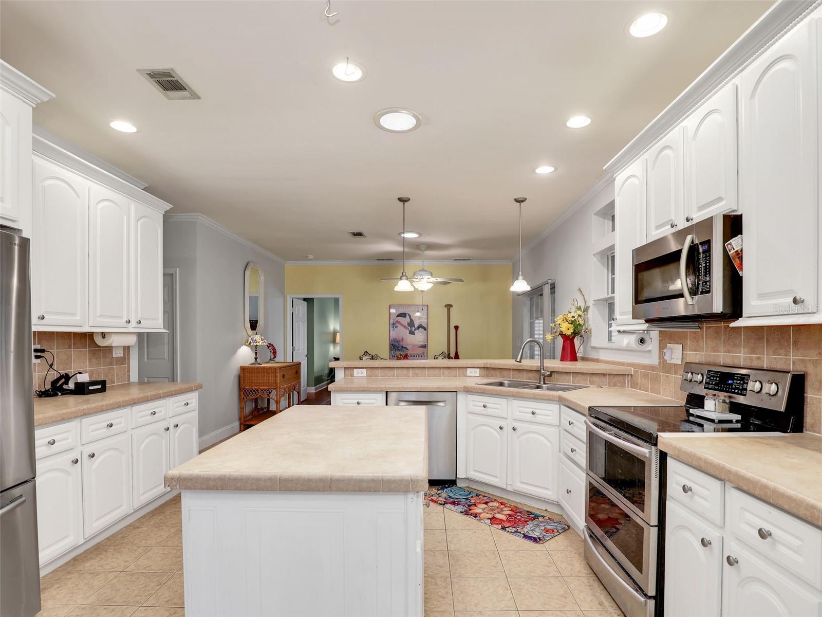 8632 LAKE FRONT CT, PUNTA GORDA, FL, 33950