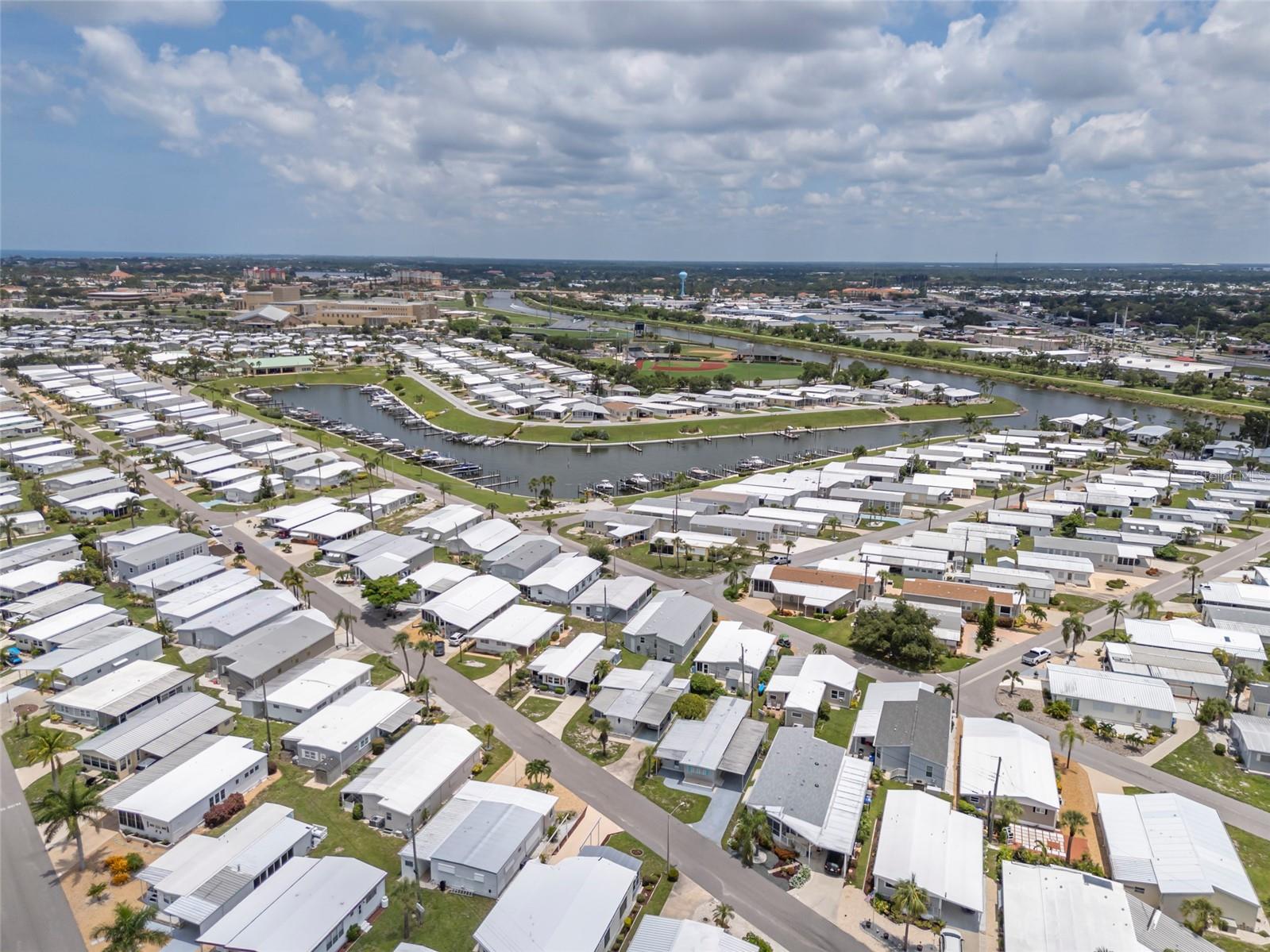 833 S GREEN CIR, VENICE, FL, 34285