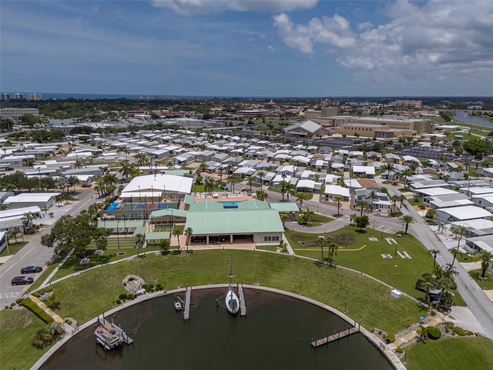 833 S GREEN CIR, VENICE, FL, 34285
