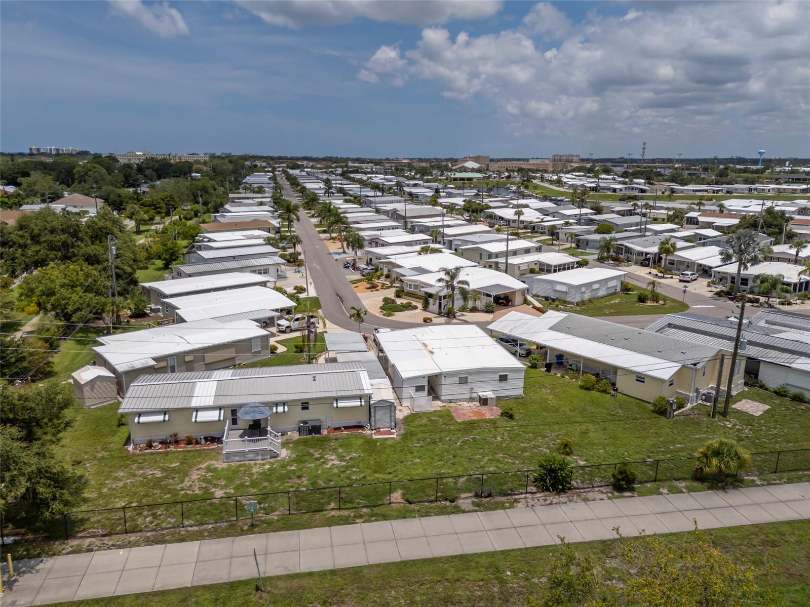 833 S GREEN CIR, VENICE, FL, 34285