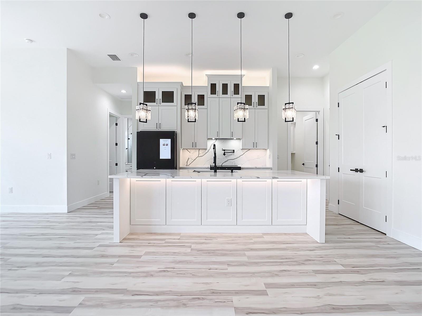 443 BOUNDARY BLVD, ROTONDA WEST, FL, 33947