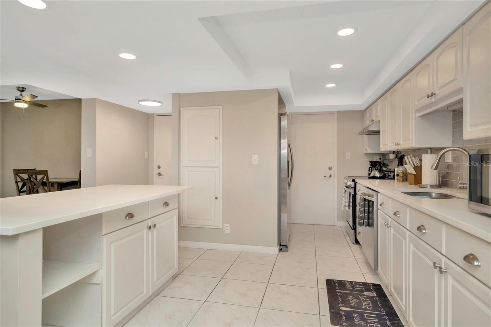 7400 SUN ISLAND DR S #401, SOUTH PASADENA, FL, 33707