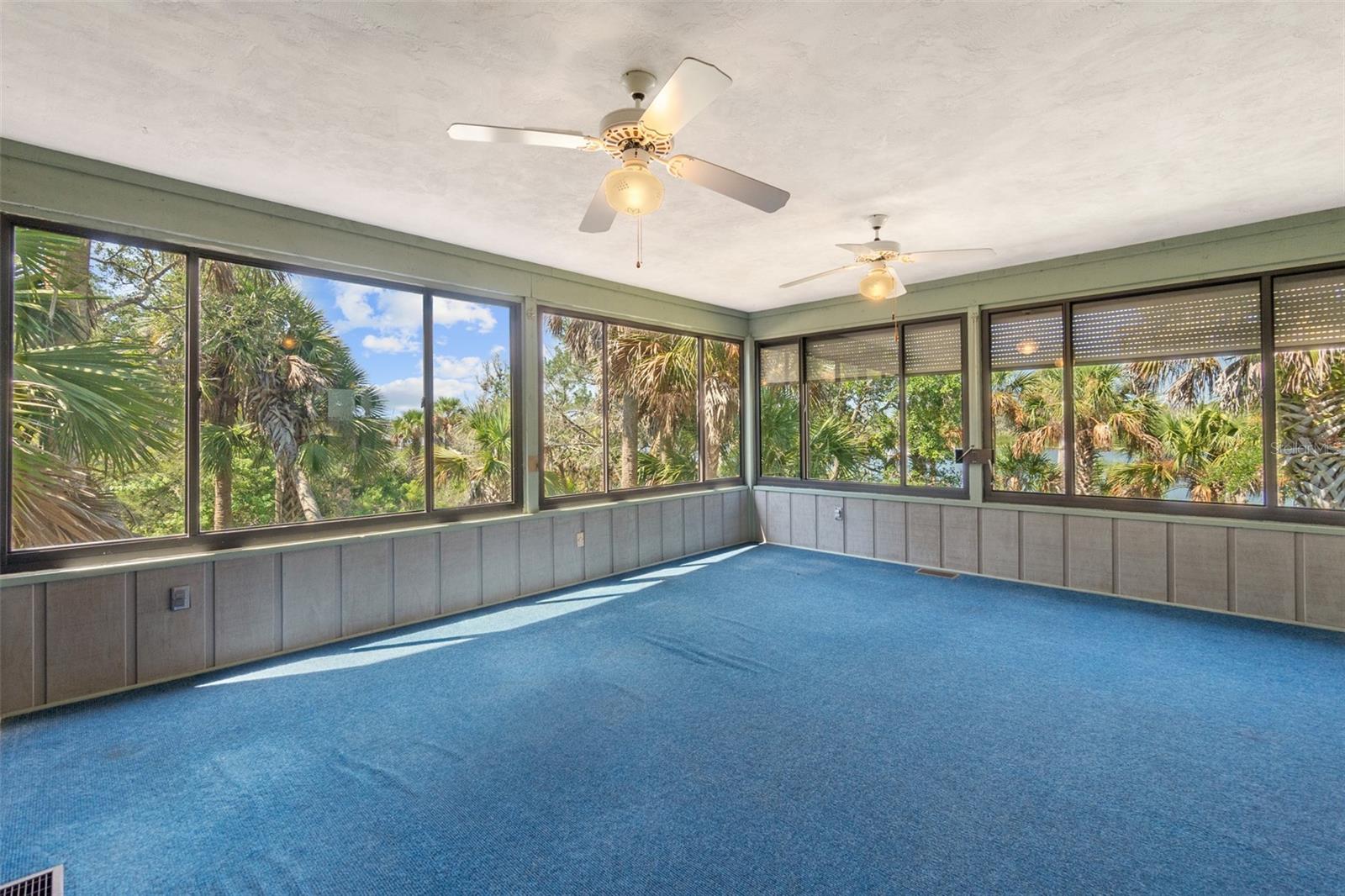 2 E LANTARACE DR E, PALM COAST, FL, 32137