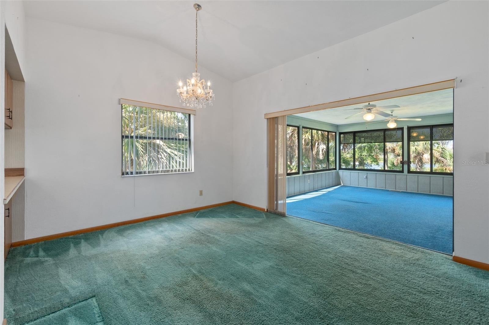 2 E LANTARACE DR E, PALM COAST, FL, 32137