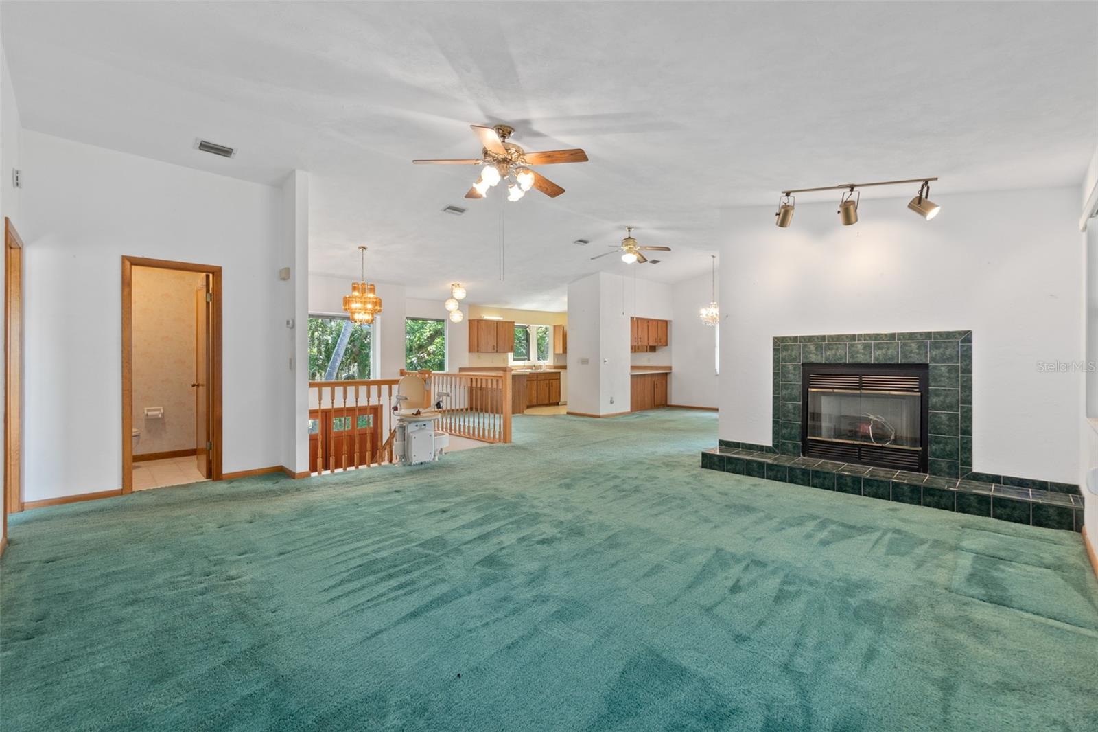 2 E LANTARACE DR E, PALM COAST, FL, 32137