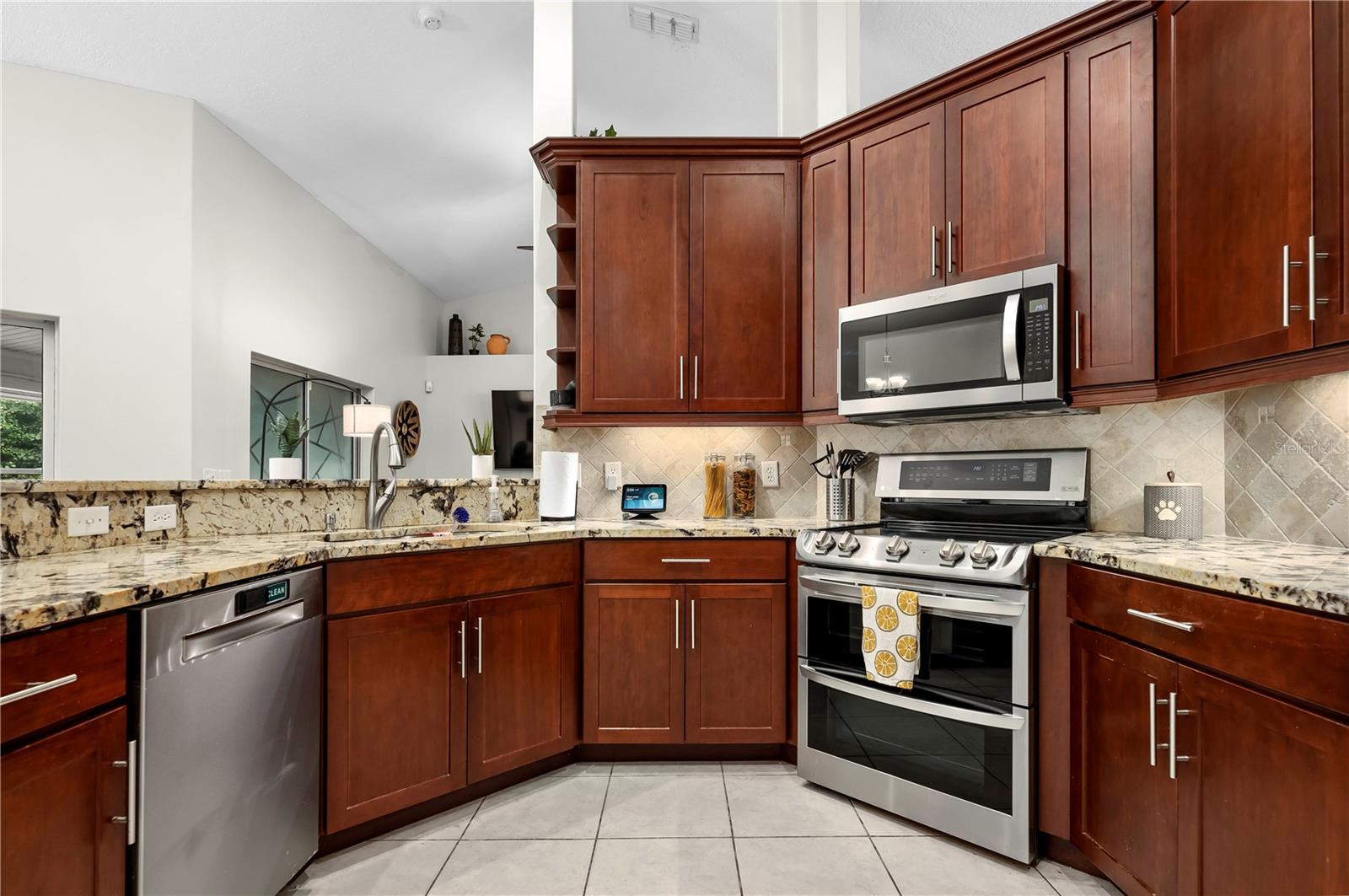 10 POINTING PL, PALM COAST, FL, 32164