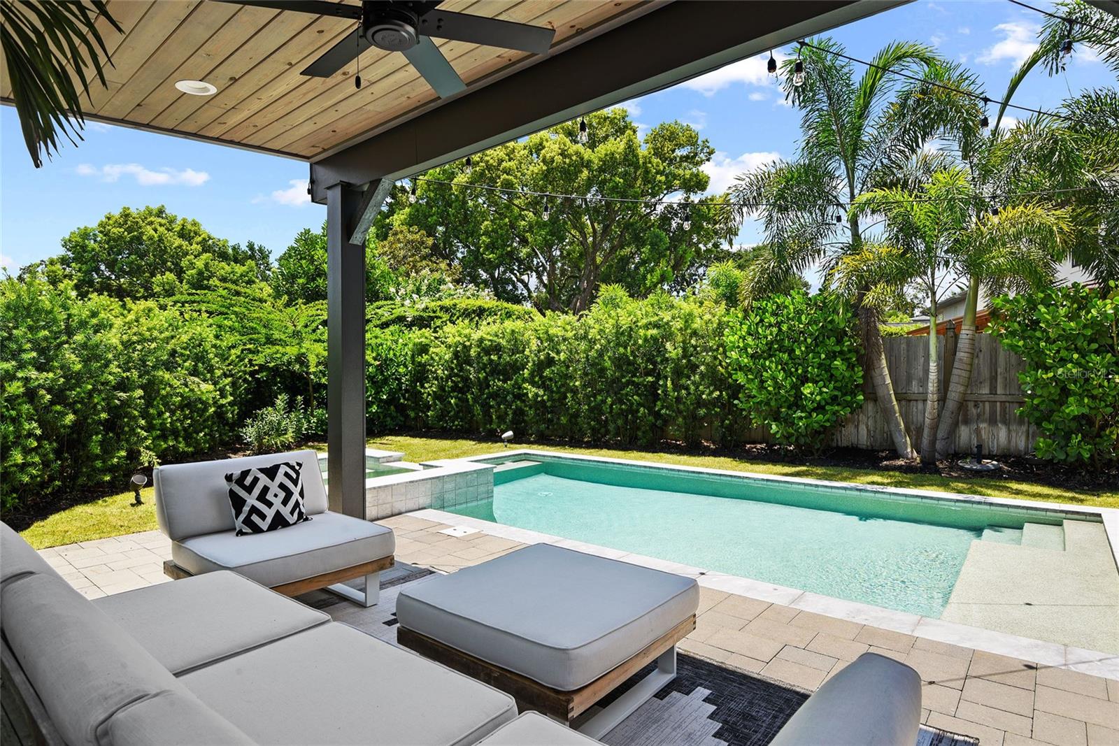 1110 LAKE DAVIS DR, ORLANDO, FL, 32806