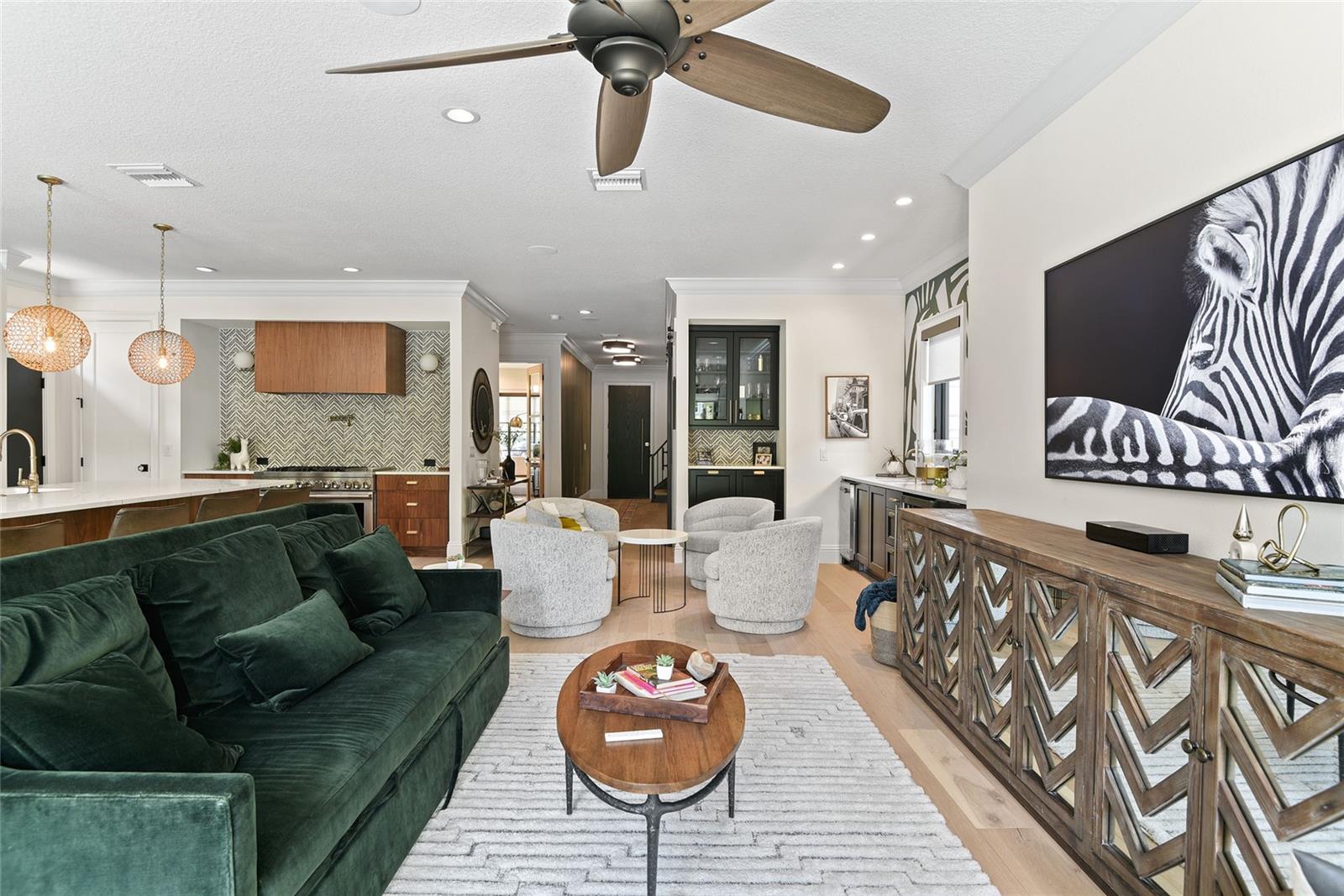 1110 LAKE DAVIS DR, ORLANDO, FL, 32806