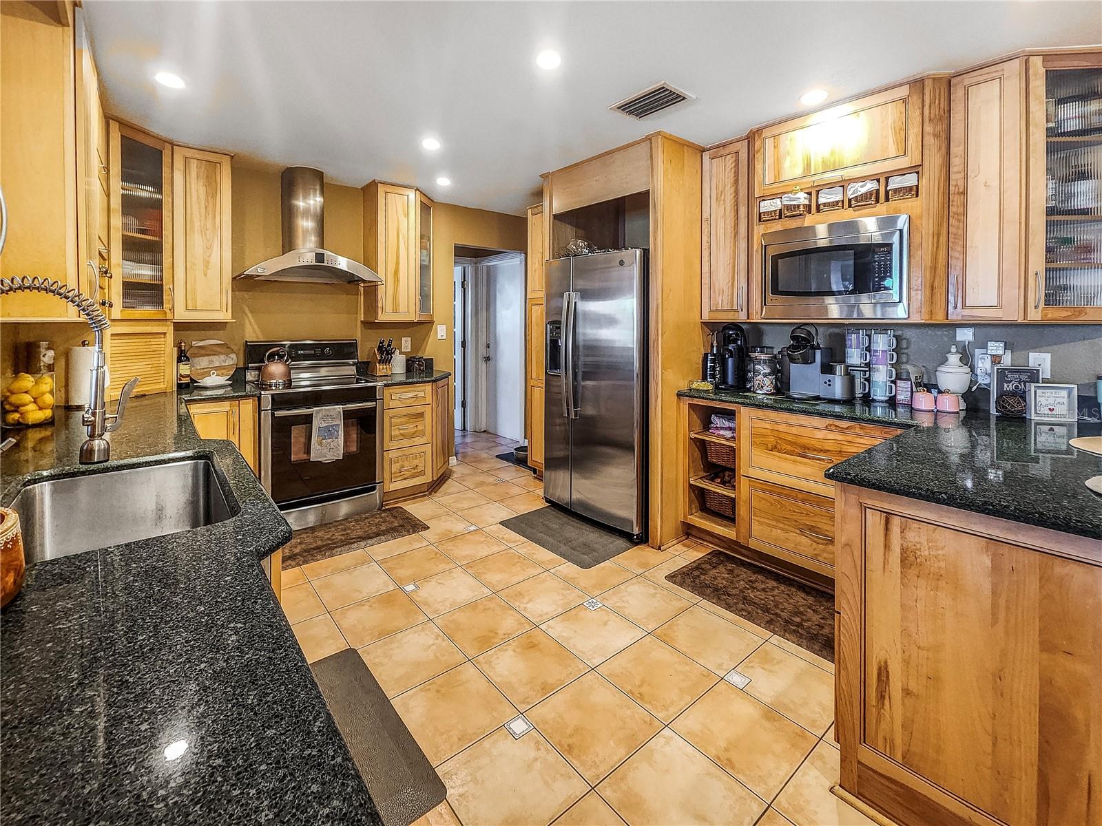 270 BELAIRE CT, PUNTA GORDA, FL, 33950