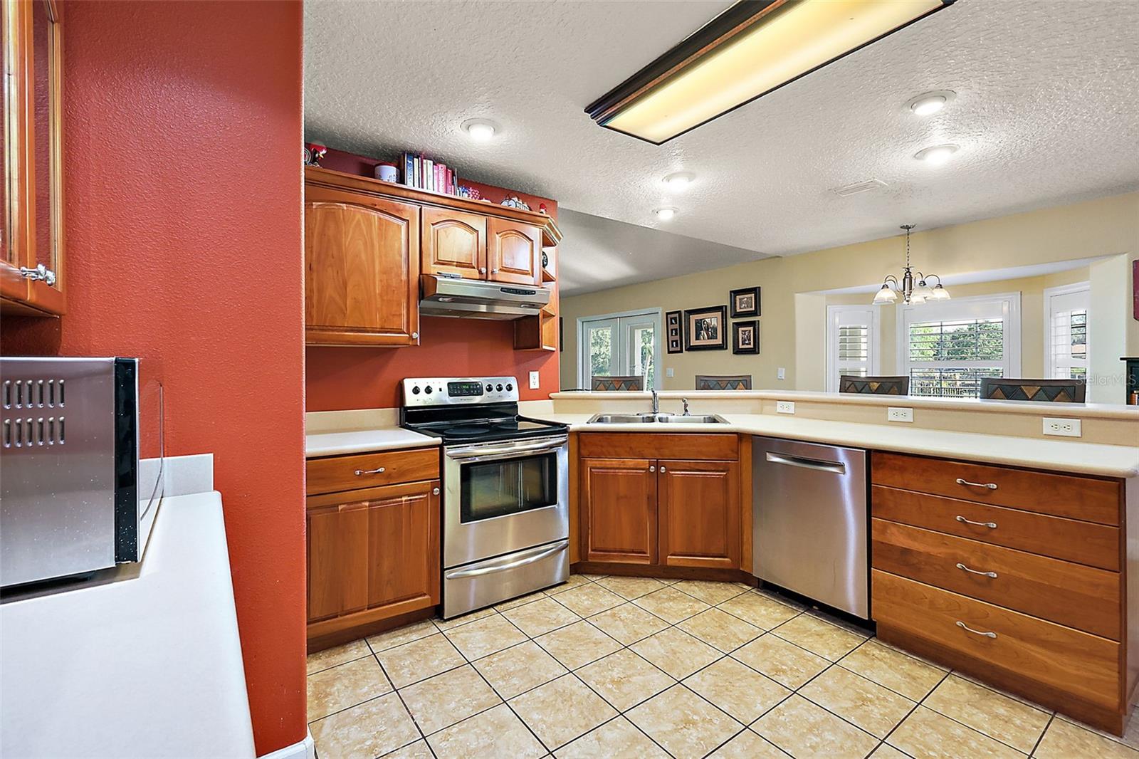 10710 NE 27TH ST, OXFORD, FL, 34484