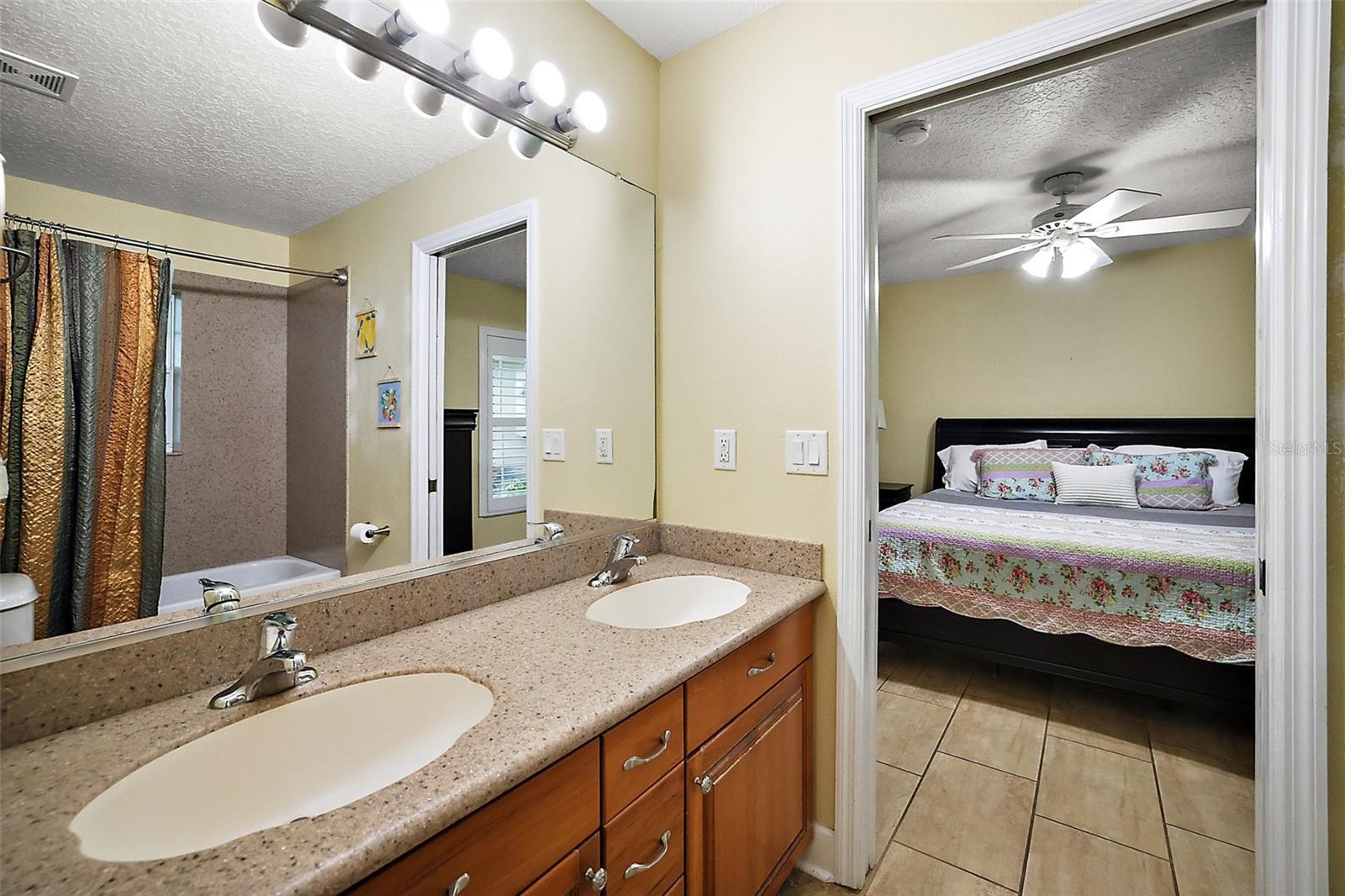 10710 NE 27TH ST, OXFORD, FL, 34484