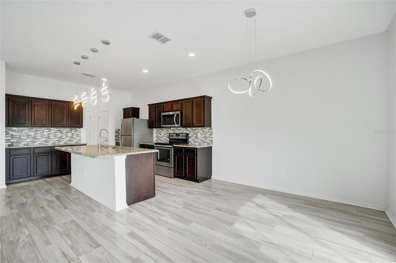 3920 SALTMARSH LOOP, SANFORD, FL, 32773