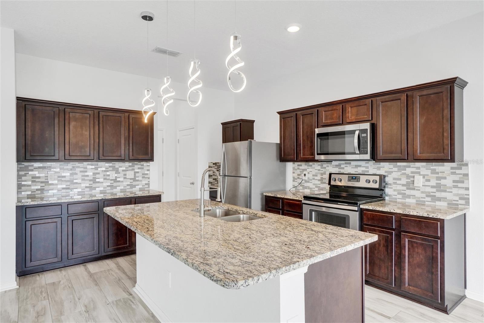 3920 SALTMARSH LOOP, SANFORD, FL, 32773