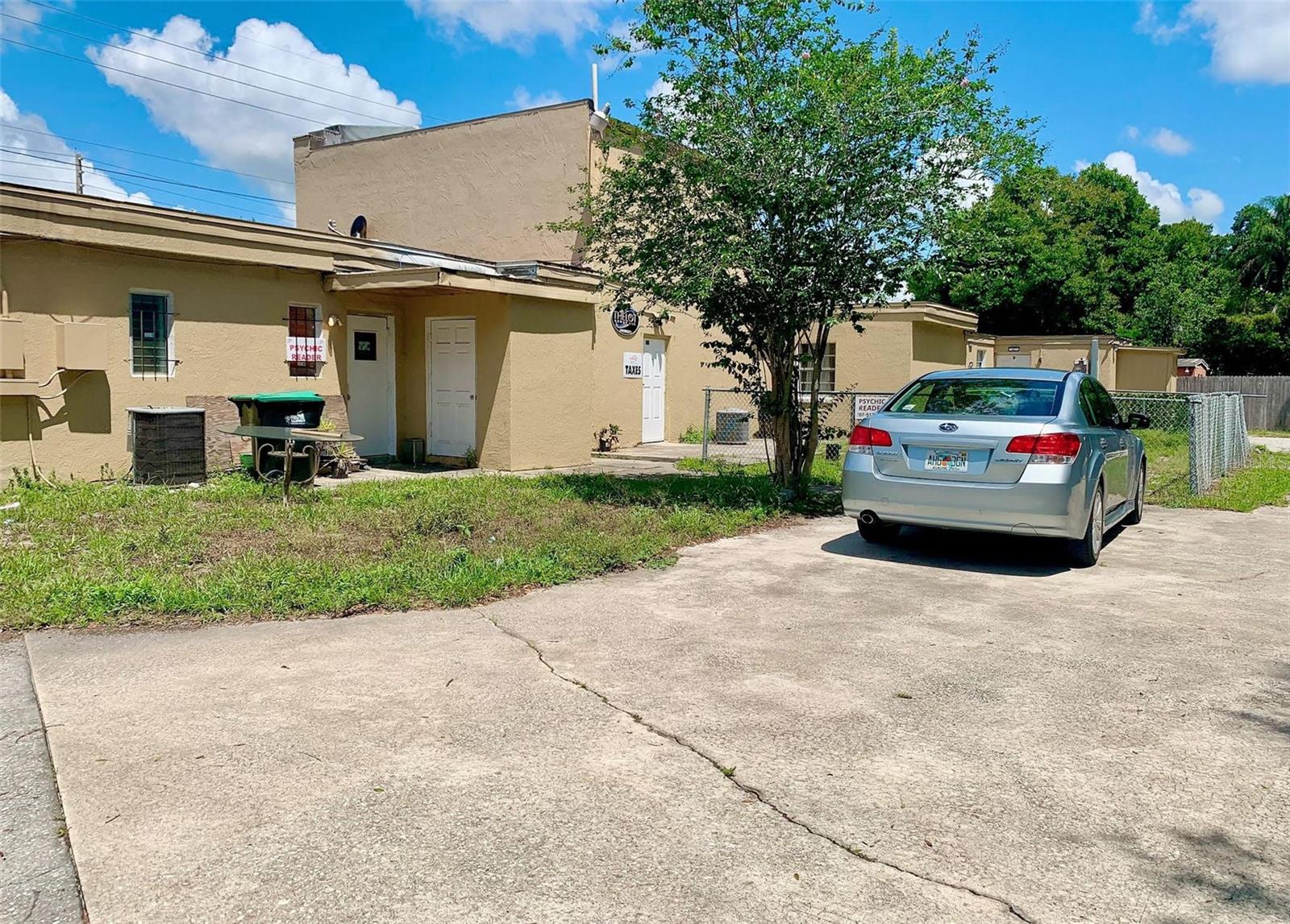 1247 N PINE HILLS RD, ORLANDO, FL, 32808