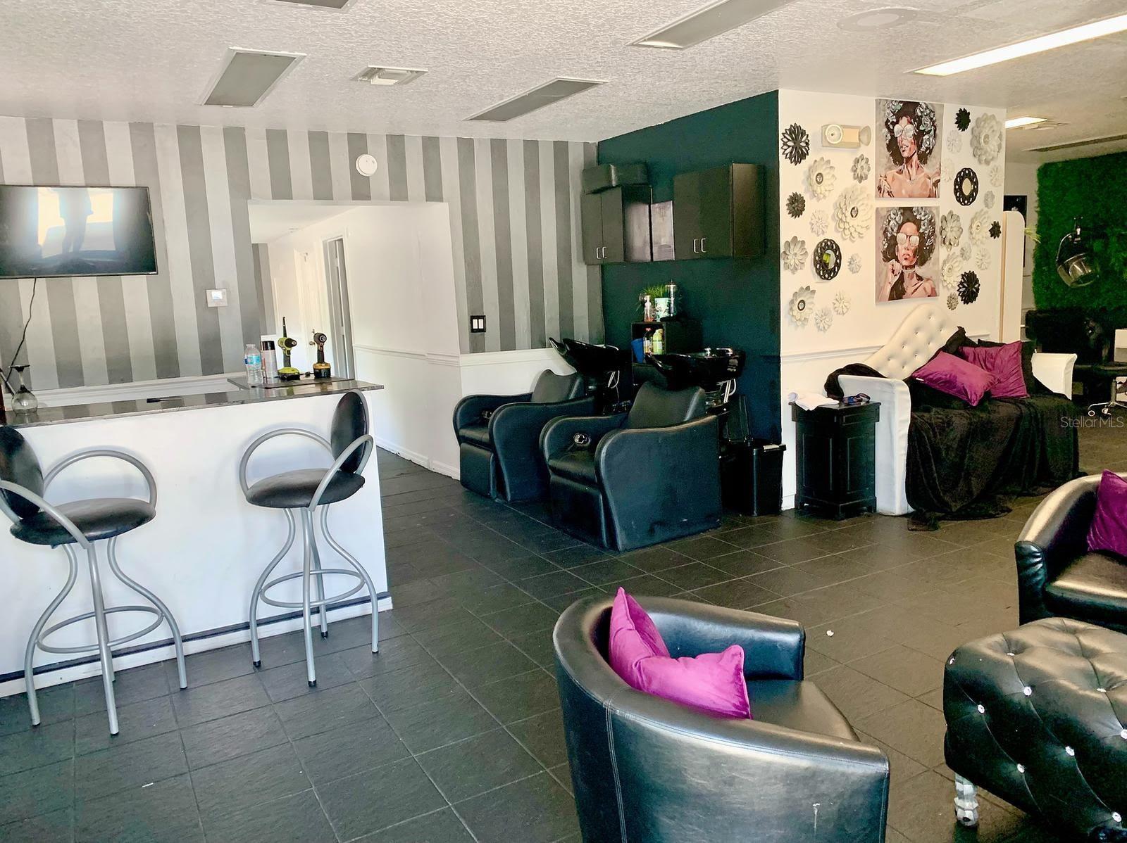 1247 N PINE HILLS RD, ORLANDO, FL, 32808