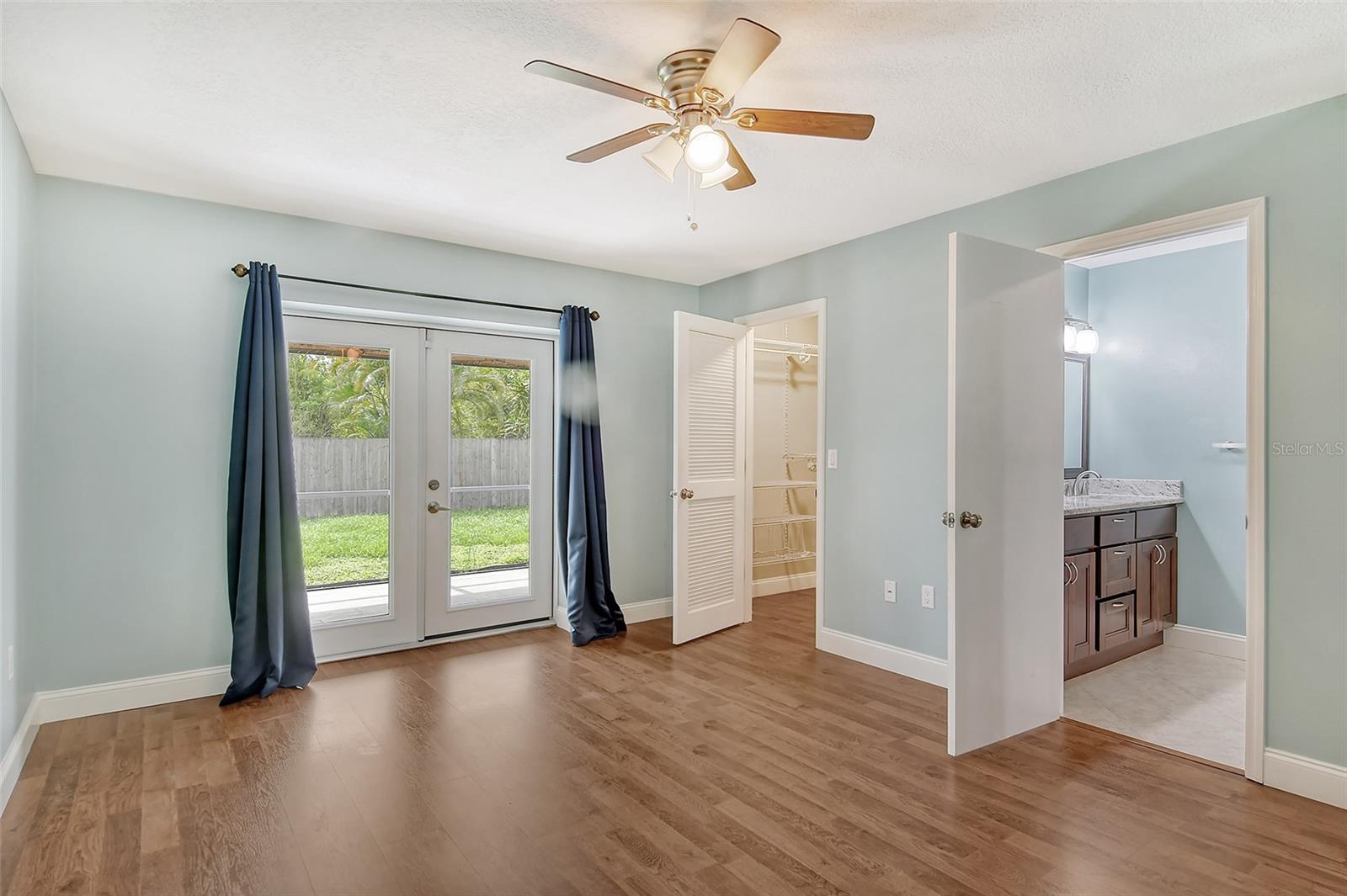 2480 MCGUFFY CIR, SARASOTA, FL, 34235
