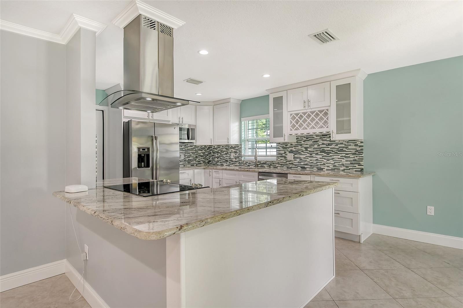 2480 MCGUFFY CIR, SARASOTA, FL, 34235