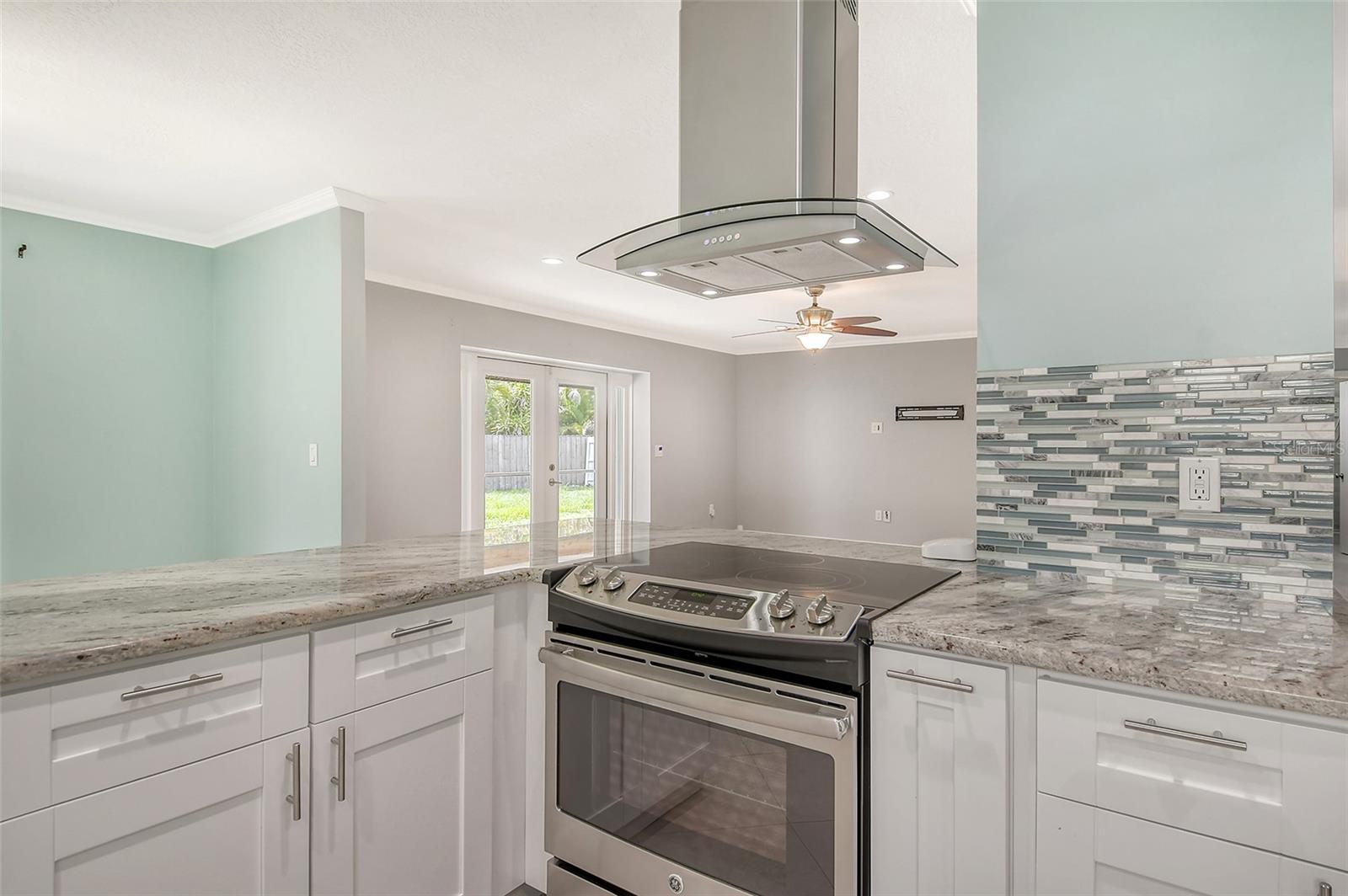 2480 MCGUFFY CIR, SARASOTA, FL, 34235